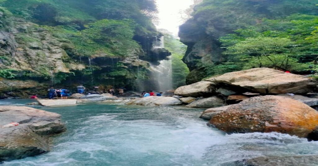 umbrella waterfall pakistan